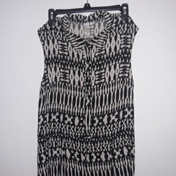 Emma & Michelle ladies size 12 black/cream collared,sleeveless, pant romper - Picture 2 of 6
